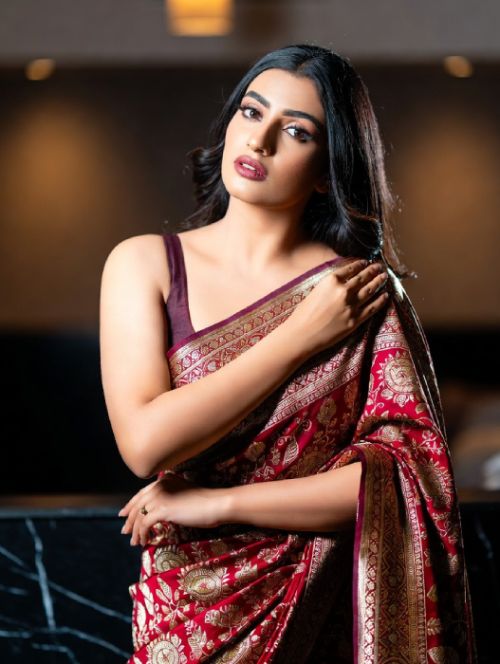 Nisha Hyderabad Call Girl